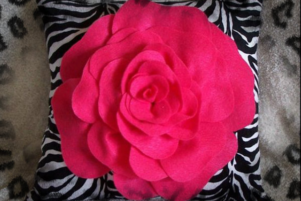 Cojín en forma de rosa