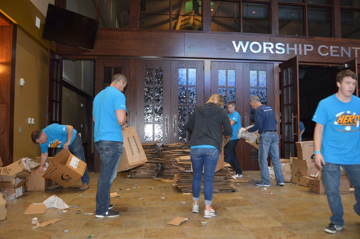 Voluntario Para Ayudar A Aquellos Que Necesitan Un Poco De Amor