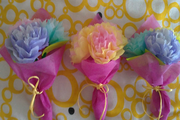 Claveles de papel tisú