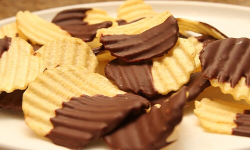 chocolate dip potato chips