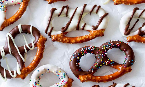 chocolate dip pretzela